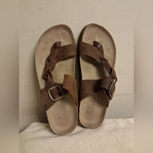 Womens Brown Leather WHITE MOUNTAIN FOOTBEDS Sandals with Buckle Size 8M
